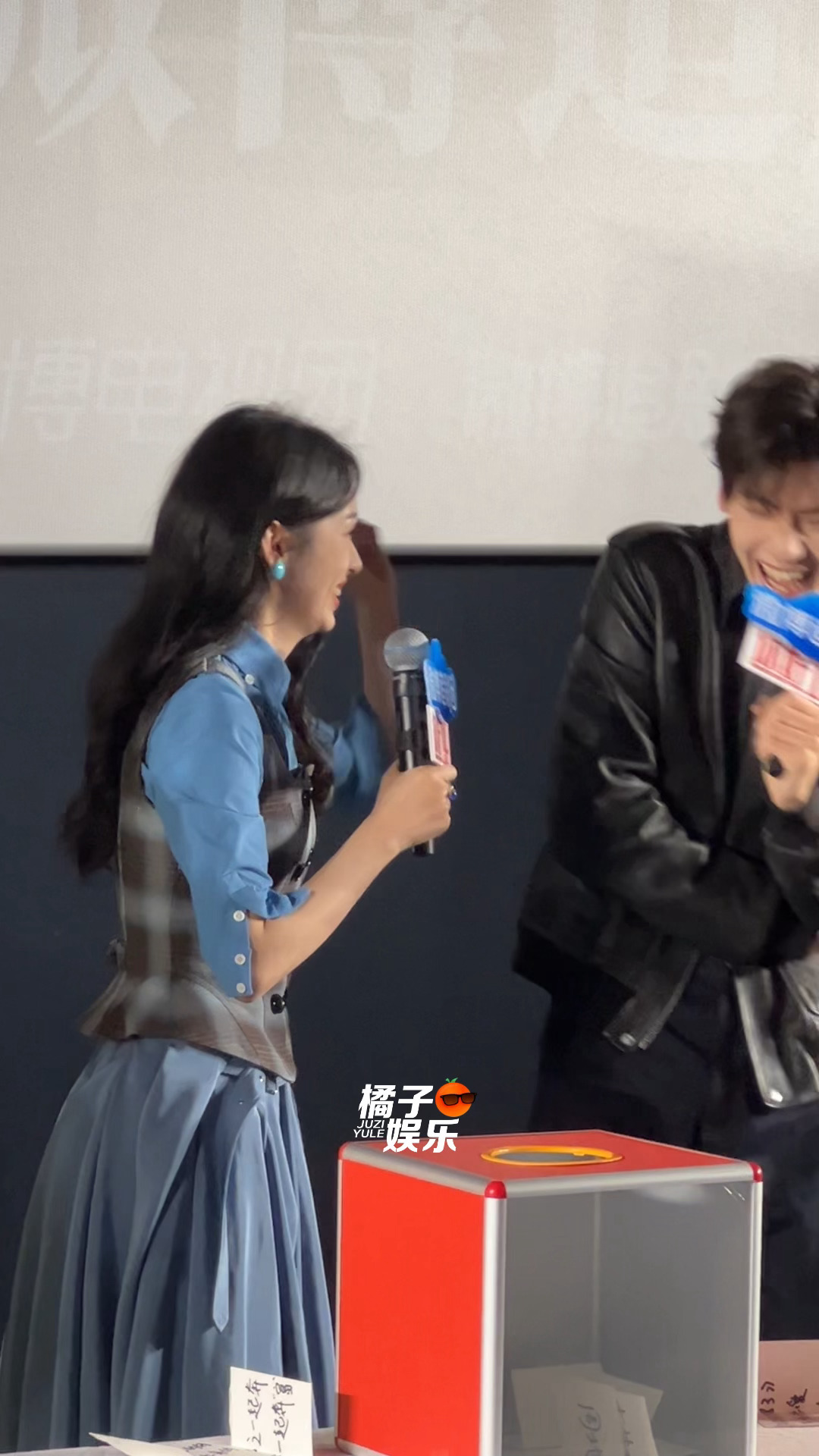 翟潇闻教周也唱情深深雨蒙蒙啊啊啊翟潇闻教周也唱情深深雨蒙蒙