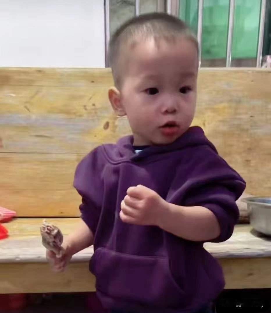 难过！睁开眼睛不幸的消息还是传来了！跟着妈妈回广东西德外婆家探亲的小宝宝何茗浩已