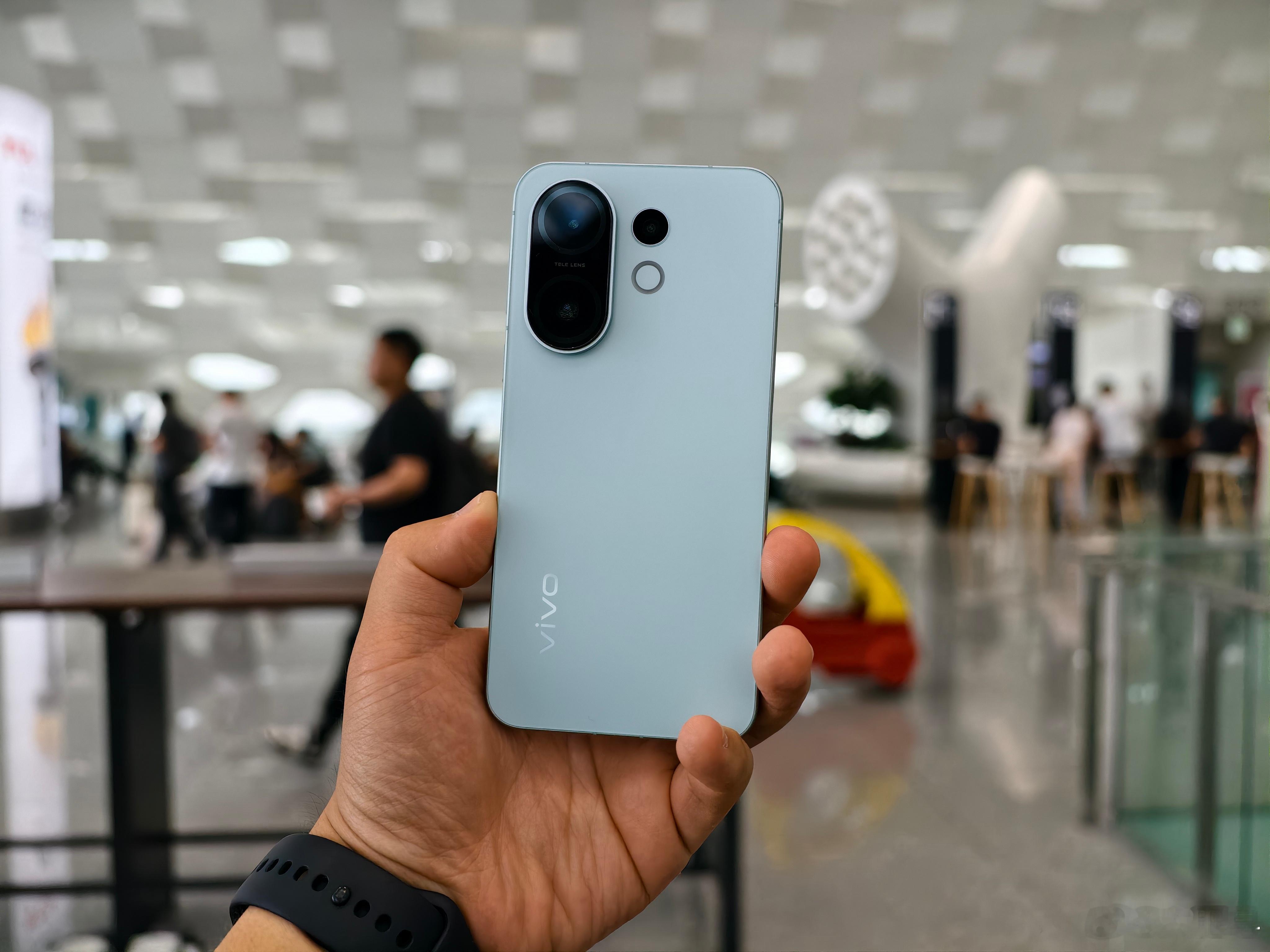 vivo S30 发布会就在今晚，但是这个手机我已经用了很久了。[并不简单] ​