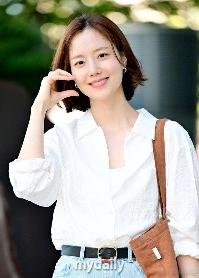 文彩元将6月结婚演员文彩元（40岁）即将成为“六月新娘”。据采访结果，文彩元将于