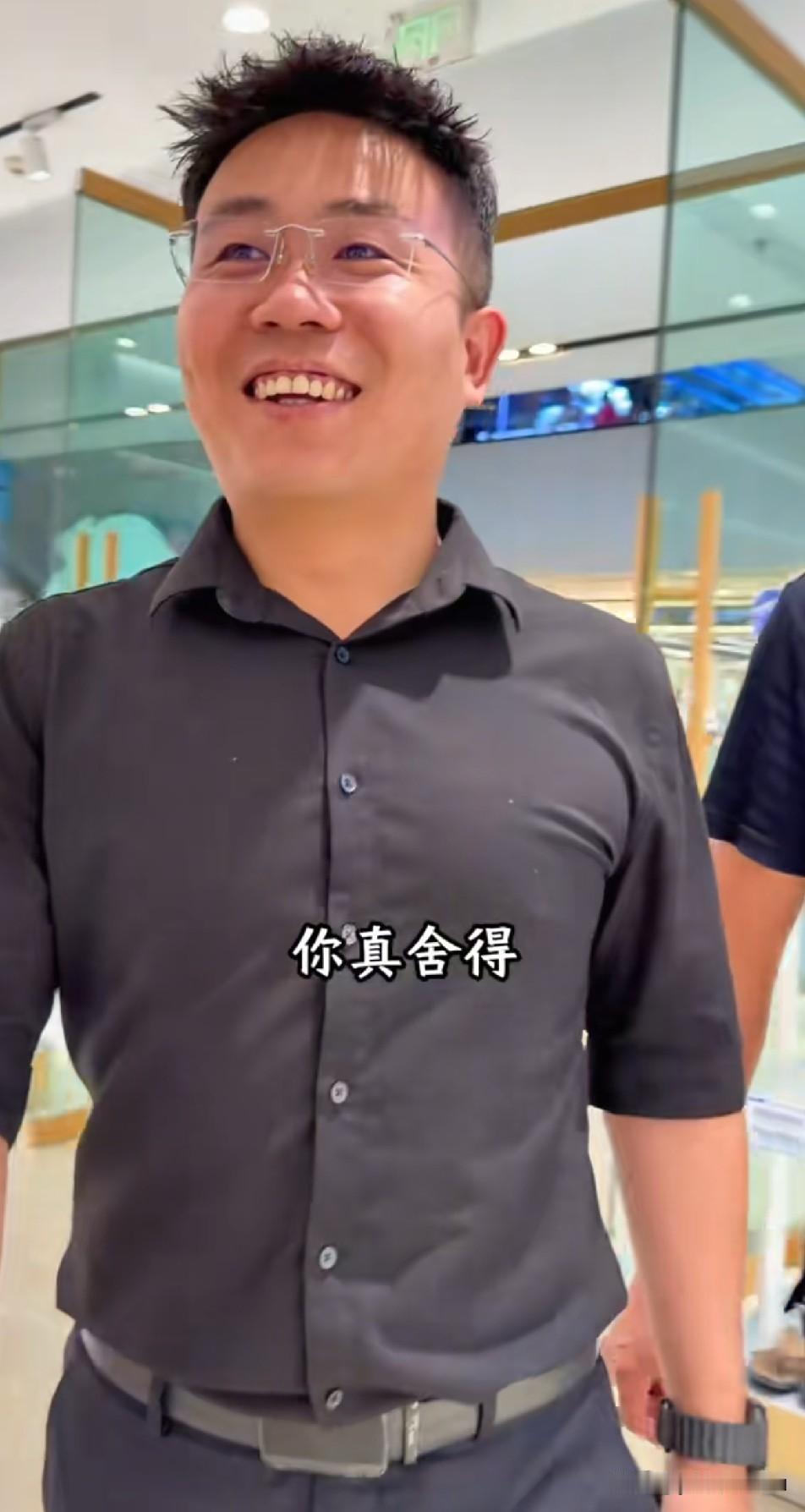 二伟情商是真低，一句“你真舍得”多掉价，亮哥回怼“有舍有得”值得点赞

说句不该