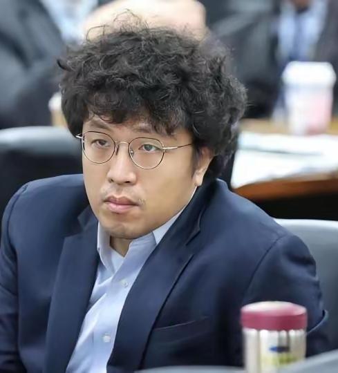 中国大陆打击“台独”分子沈伯洋，民进党心态有些崩了。
 
崩得太正常了！10月2