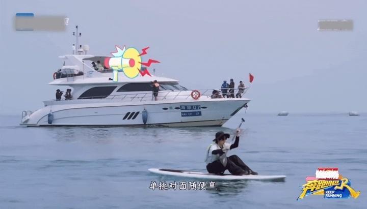 范丞丞单挑时代少年团范丞丞让时代少年团把嘴闭上奔跑吧 贺峻霖被推出来当代表，其余