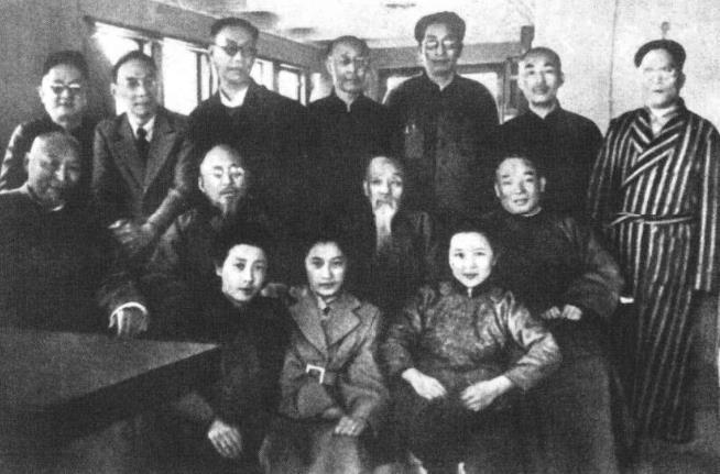 1949年2月，陈叔通，柳亚子等离开香港前往解放区途中在