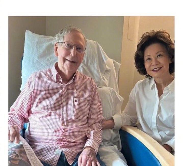 麦康奈尔辟谣自己没死的细节：手里专门拿着今天的报纸 ​​​