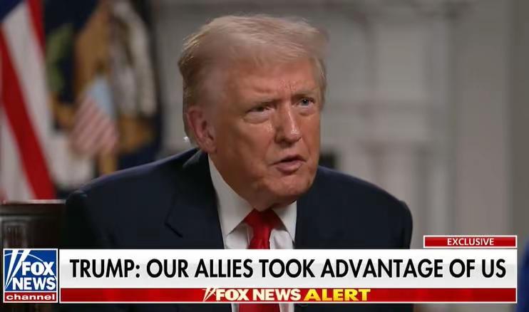 4月17日，特朗普彻底撕下虚伪面具，在白宫上演一场拙劣的对华施压闹剧，一边拿伊朗