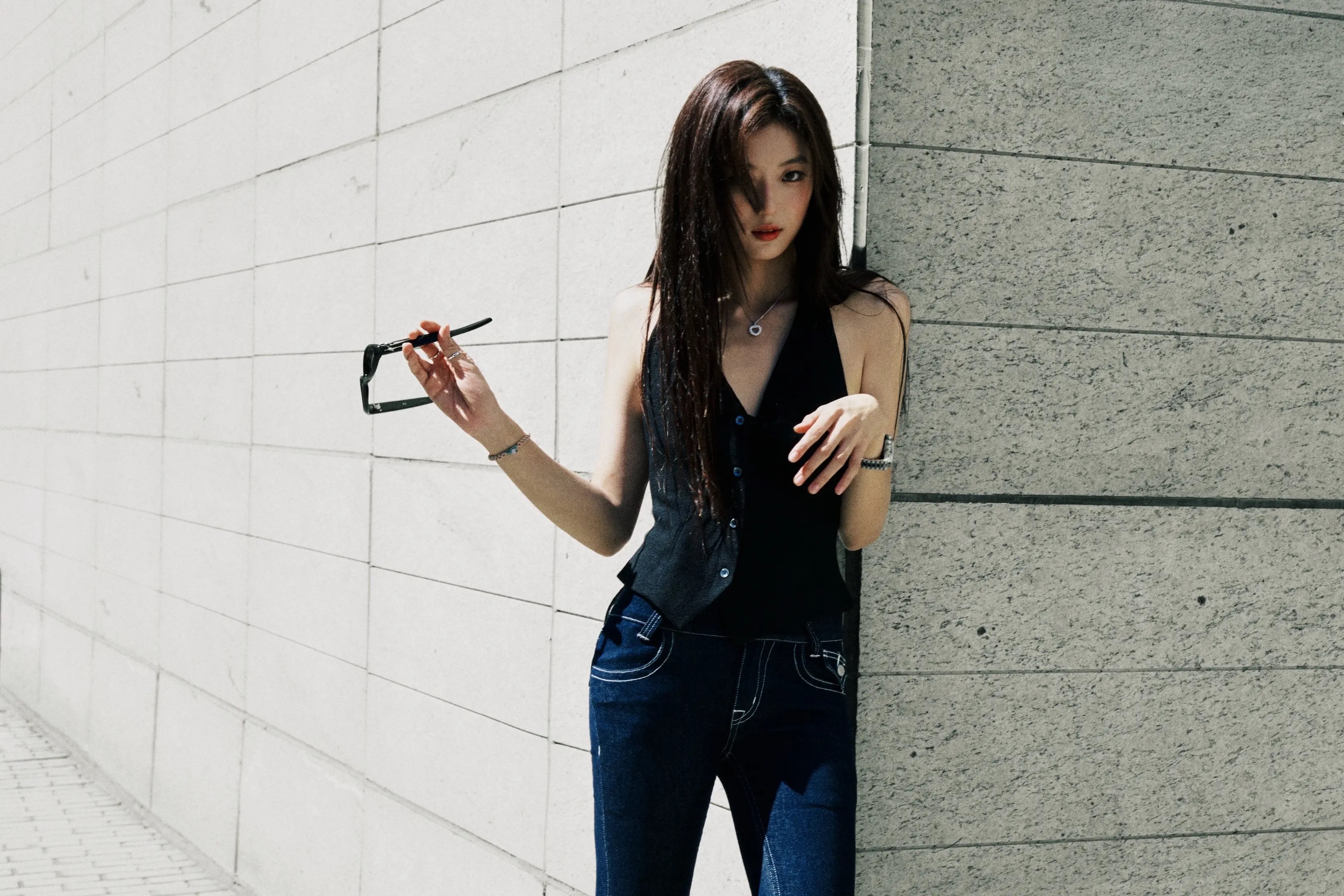 8年前的孙千无论是八年前还是八年后的现在依旧是很明媚热烈的千千 ​​​