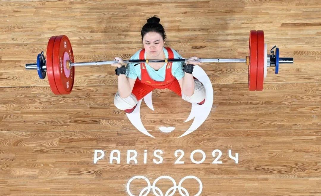 “不忍心看，却舍不得停。”这是许多观众在看完《沉默的荣耀》后，心中最真实的感受。