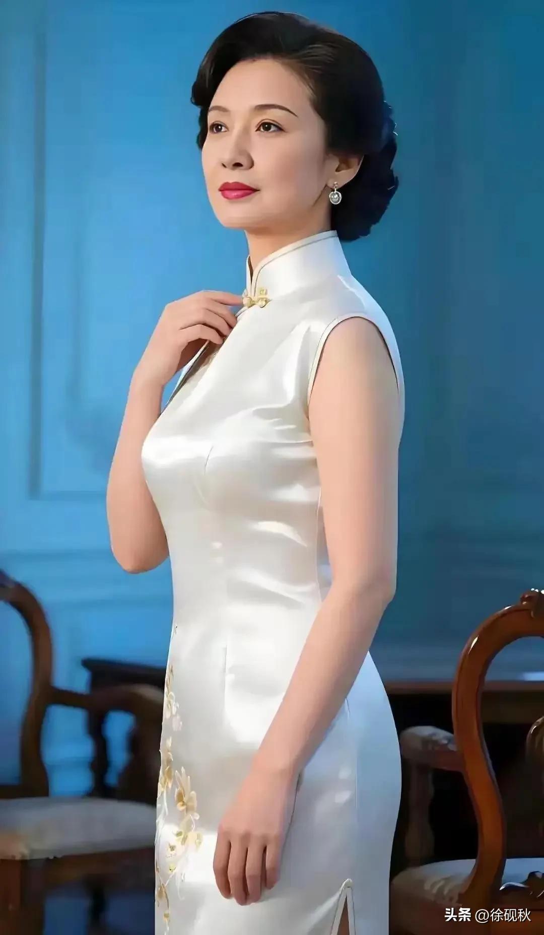 一，七绝.自安
心无俗累身方健，
不羡他人锦缎鲜。
除却死生皆小事，
慢煮光阴度