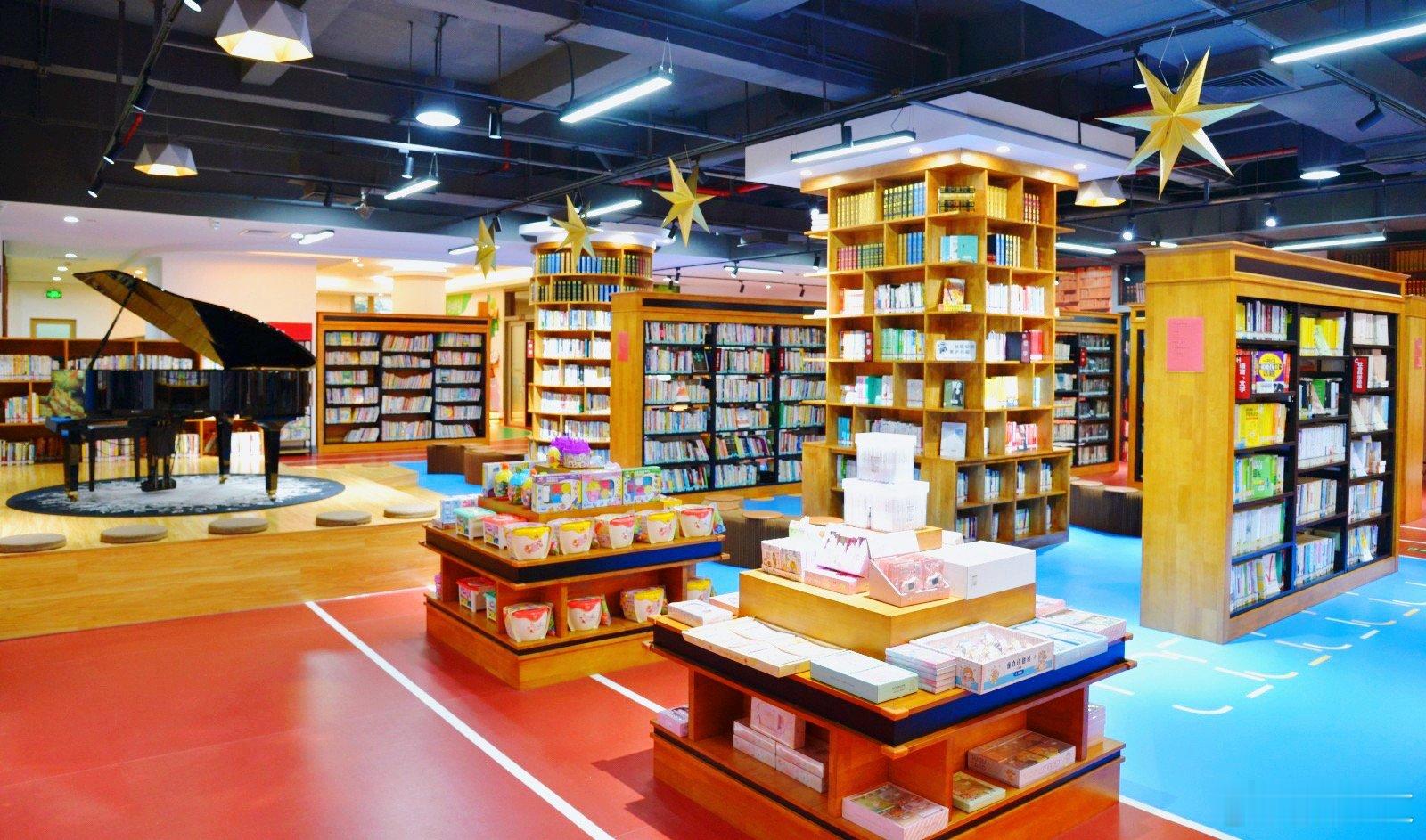 广州天河宝藏文化地标藏不住了 广州天河的汇景阅动空间简直是人文活力天花板，它作为