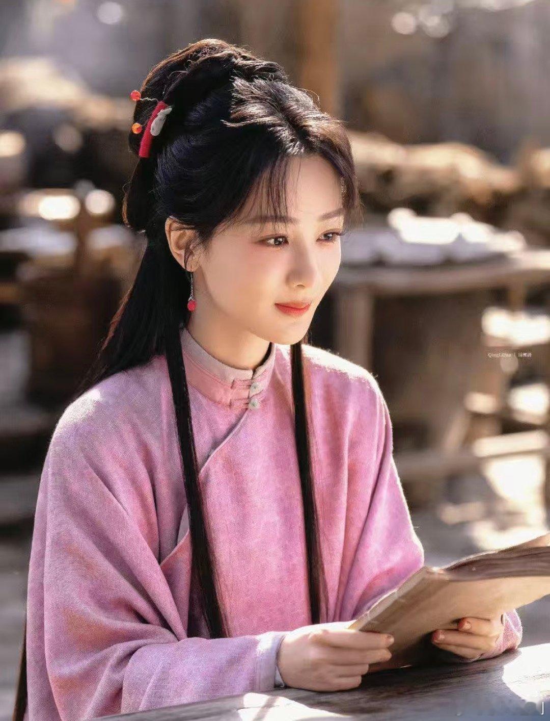杨紫奇迹祯祯上线 一衣一境，氛围感直接封神，杨紫把李祯的清冷温柔拿捏得死死的杨紫