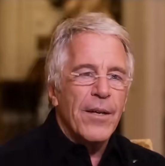 爱泼斯坦已死，活着的人无法被定罪。
虽然爱泼斯坦案又被爆出更多去萝莉岛的名单，以