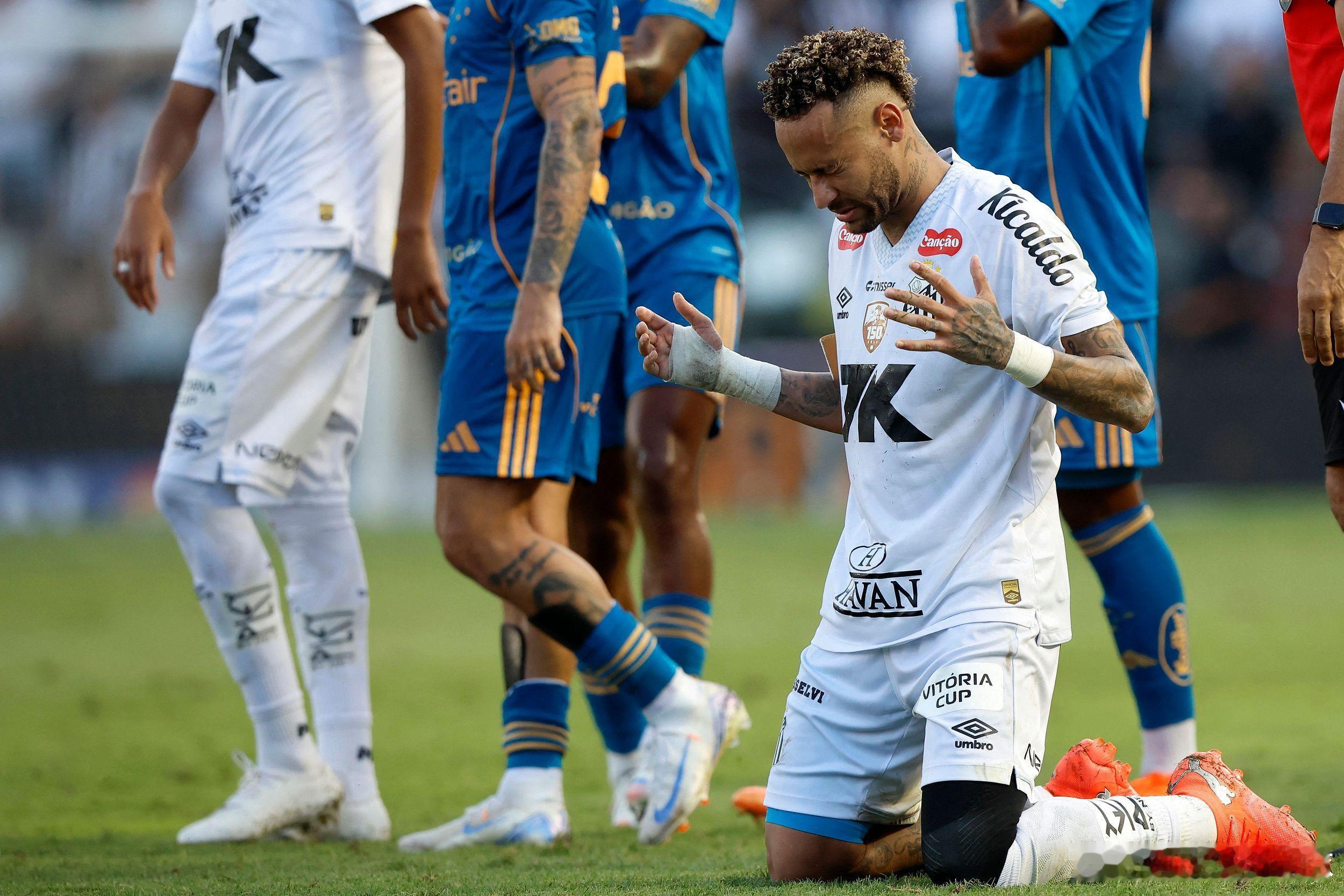 友谊赛都没有，肯定参加不了世界杯了内马尔无缘巴西友谊赛名单