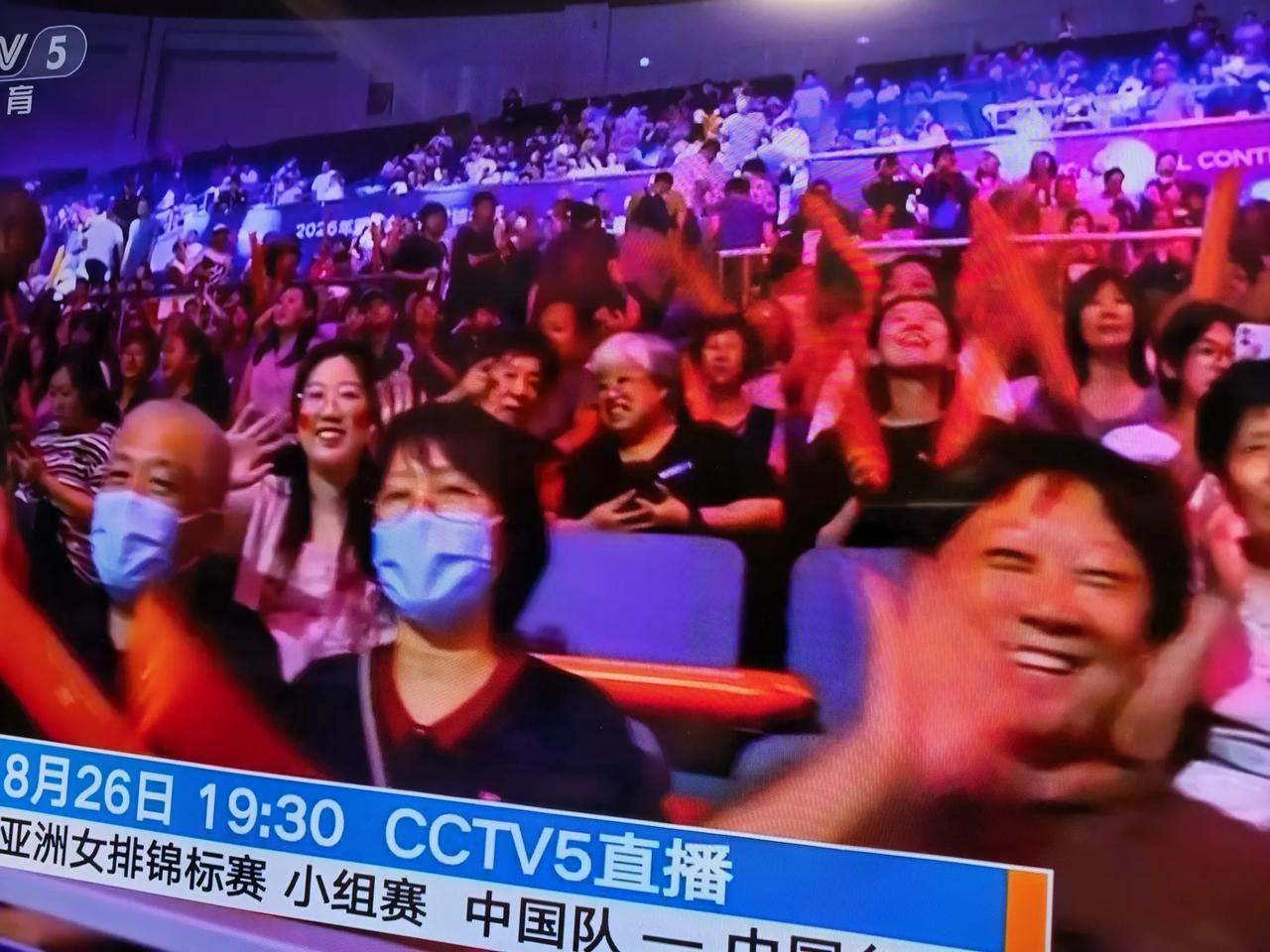 今晚在亚锦赛中国女排对阵伊朗女排的比赛中，中国队虽然以3:0取得了胜利，但在第2