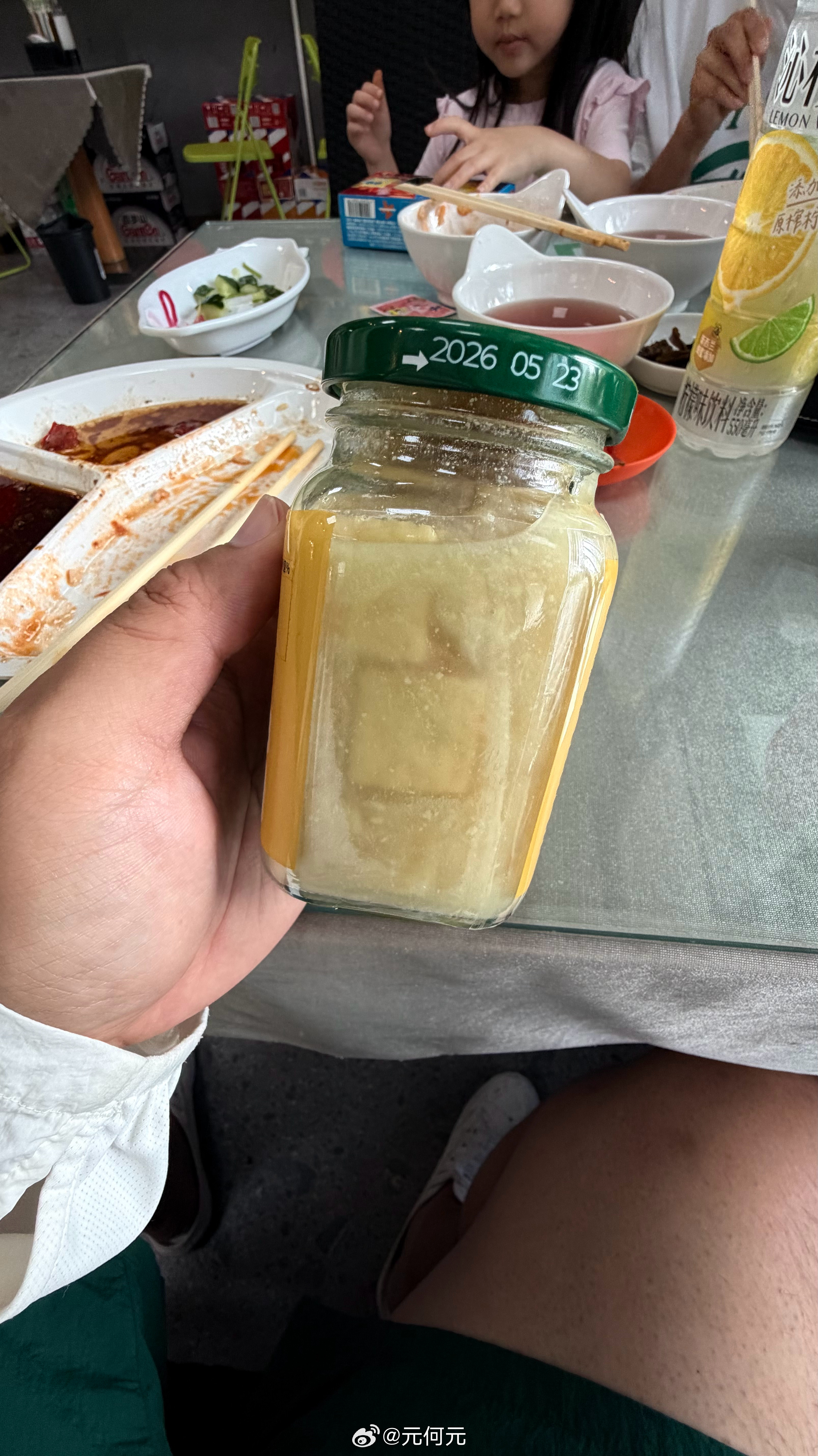 有没有一样喜欢白腐乳的？实话说相较于北方的红腐乳，我还真的爱吃南方的白腐乳。虽然
