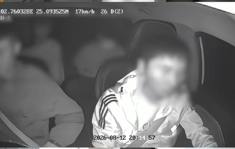 听说过傻子干傻事，还没听说过有傻子干了这么傻的事，真是令人啼笑皆非！

近日，昆