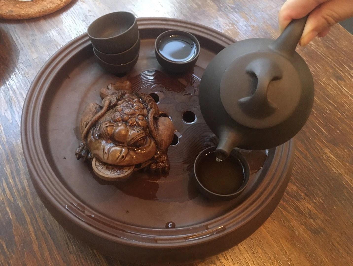 #月饼怎么连送礼都被嫌弃了#❓人们不会嫌弃好吃的月饼，只会嫌弃送来送去的那些不好