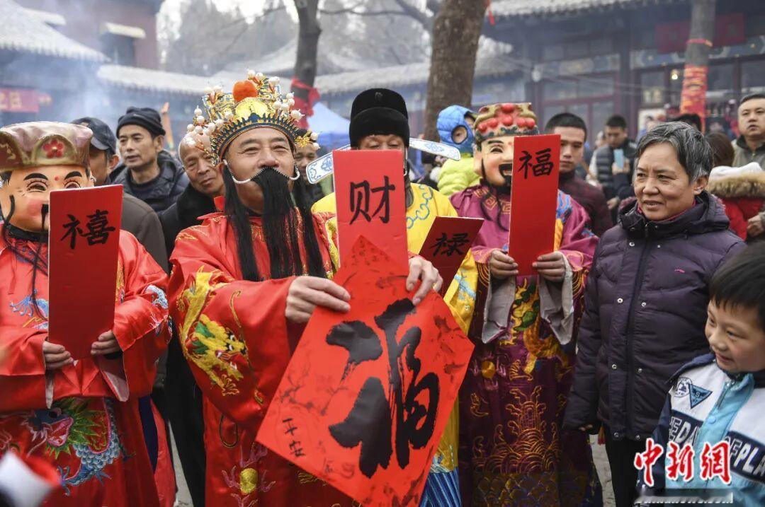 《“宙斯”降临！那个英文名震慑全场的神，即将踏上归途》

他，就是Kitchen