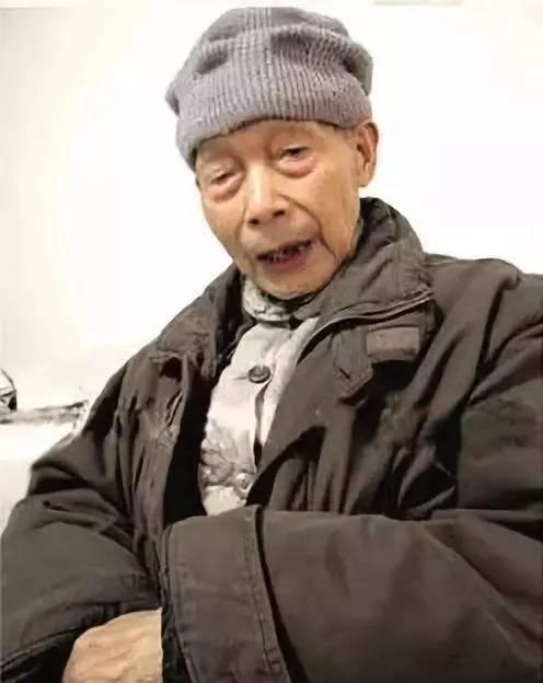 1949年底，中统少将郑蕴侠只拿到了一张去台湾的机票，当时重庆已经解放，郑蕴侠不