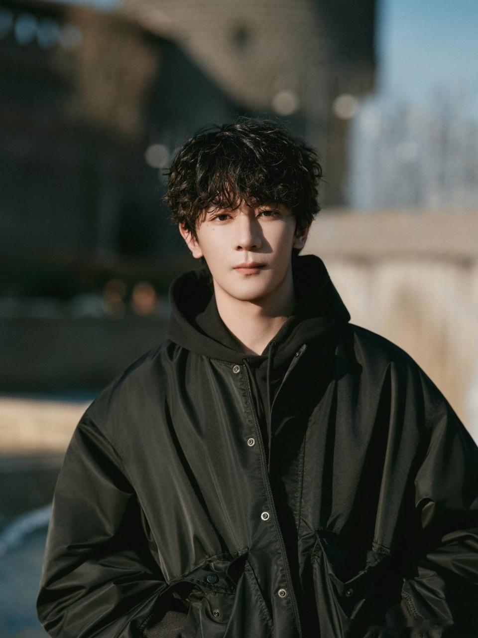 夏之光彻底走上爱情保安的路了 夏之光在《半熟恋人》里找到了最适合自己的角色——爱