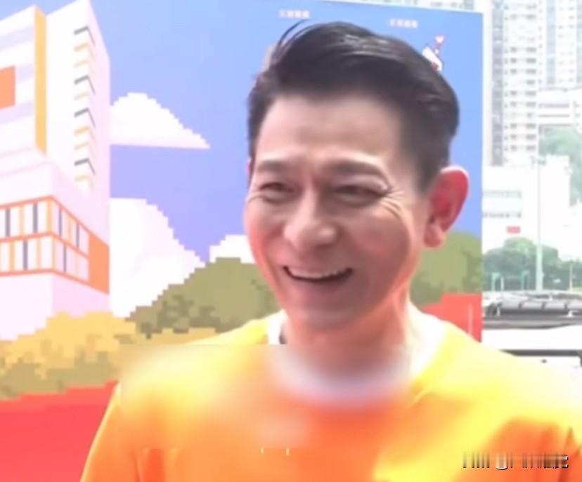 有人问香港明星刘德华：女儿有没有拍拖？
刘德华吓了一跳，露出惊讶表情，说：吓？当