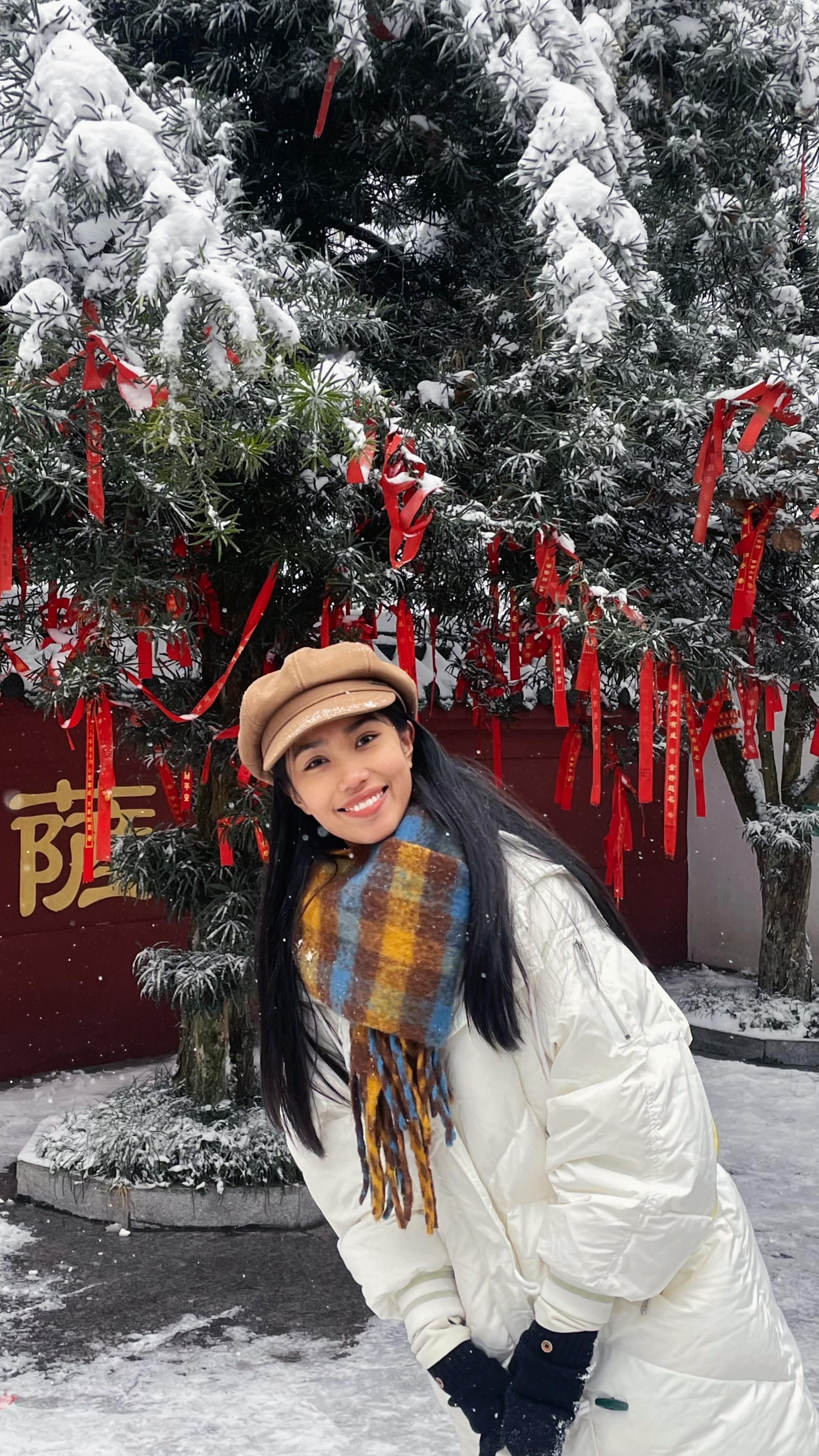 记忆是雪地零落的诗篇❄️旋扑珠帘过粉墙轻于柳絮重于霜🌨#运动打卡接龙##转发接