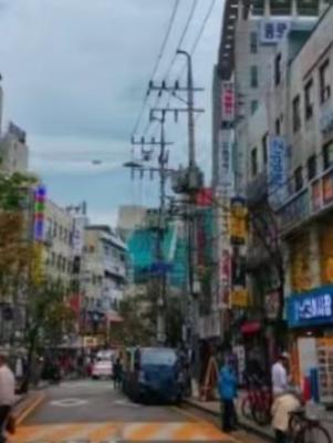 继新加坡之后，在美华人在社交平台表示：中国人不要自以为是，现在连韩国都开始反华了