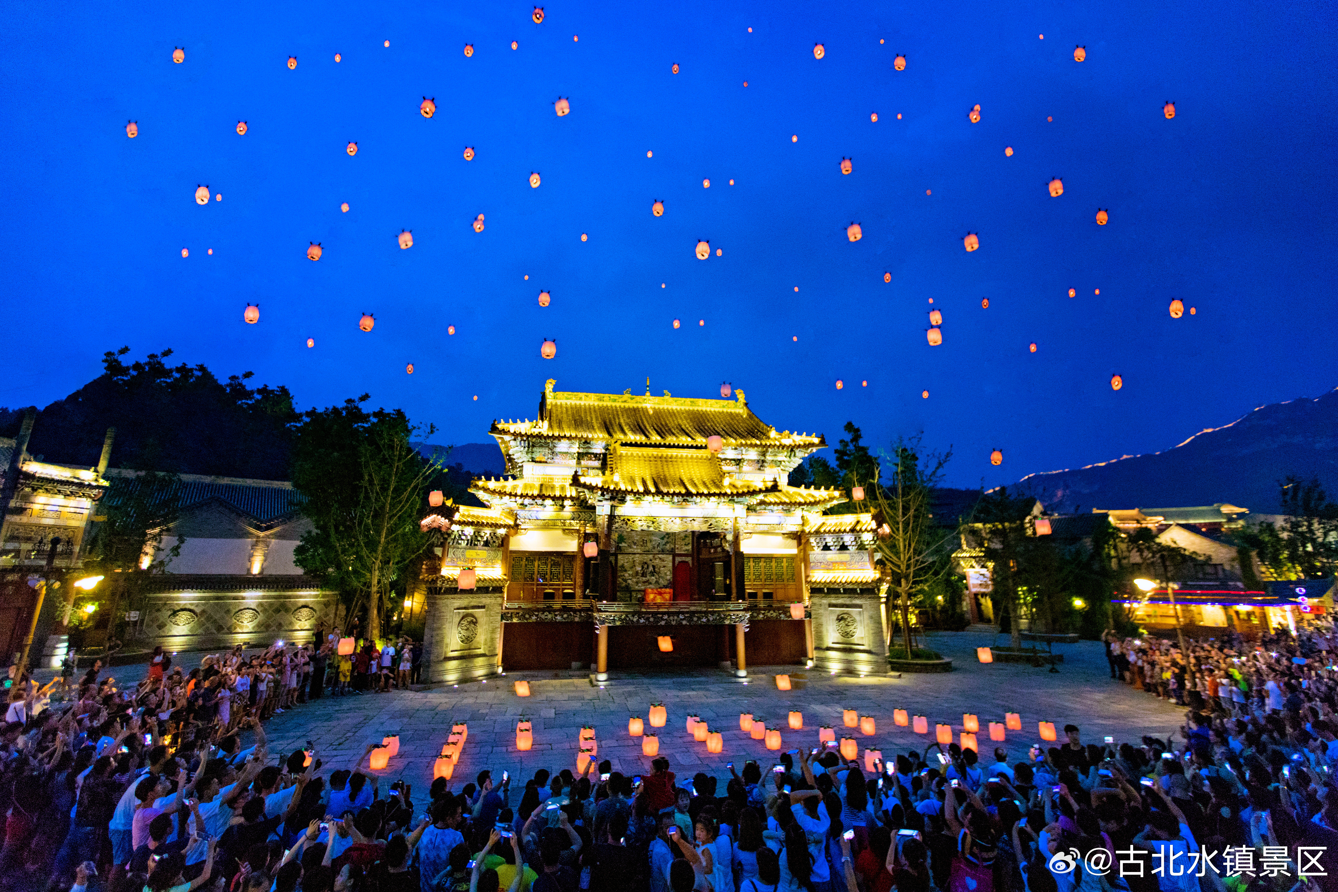 错过落日余晖，那就期待满天繁星。晚安，宝子们~#长城下的鸣桡小镇# #出游正当时