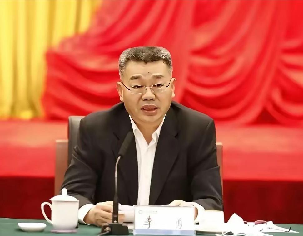 中海油前总经理李勇预感要被抓，在家里一把火烧人民币，企图销毁证据，也是够愚蠢的。