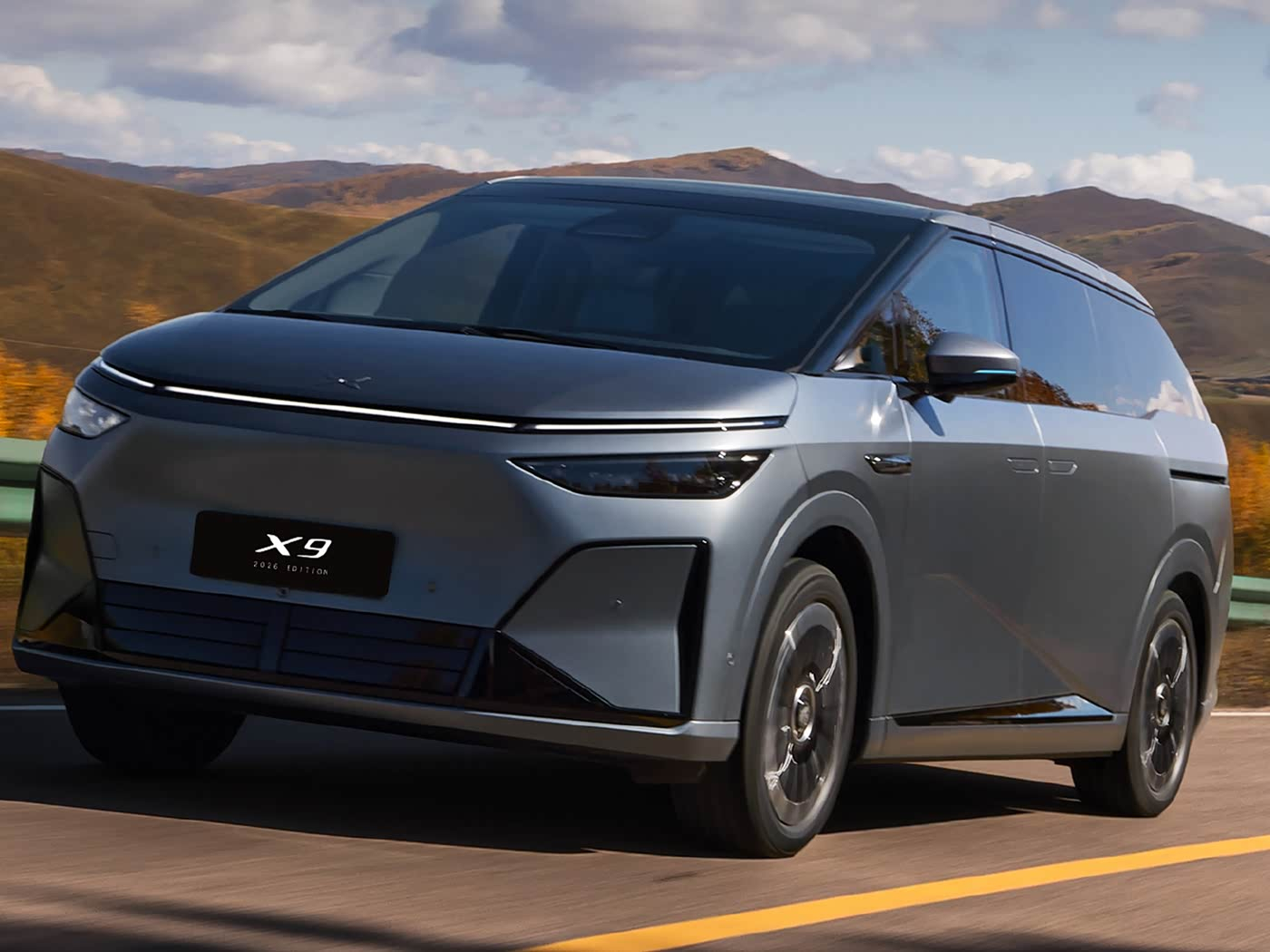 新款小鹏X9纯电版上市！30.98万元起 