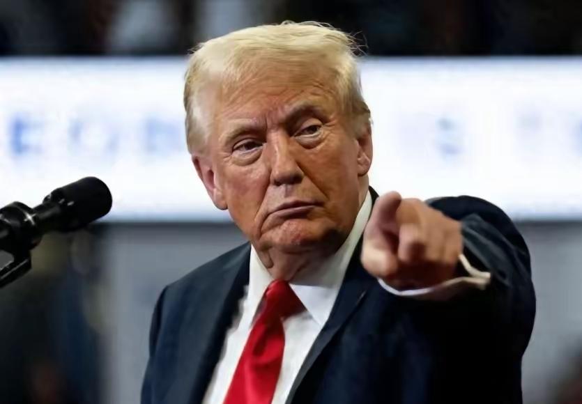 美国对华政策始终矛盾——口头承诺与实际行动经常背道而驰。

近期中国向特朗普发出