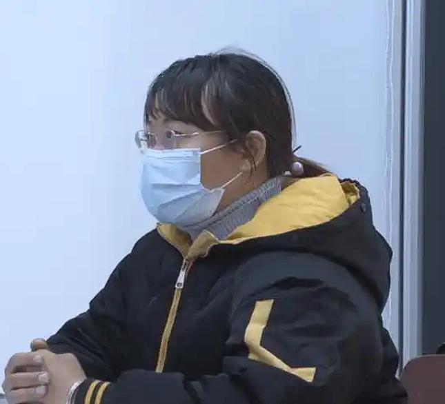 在江西会昌，一名男子与妻子结婚后外出打工，不慎从楼上坠下身亡。事发后，家属与老板