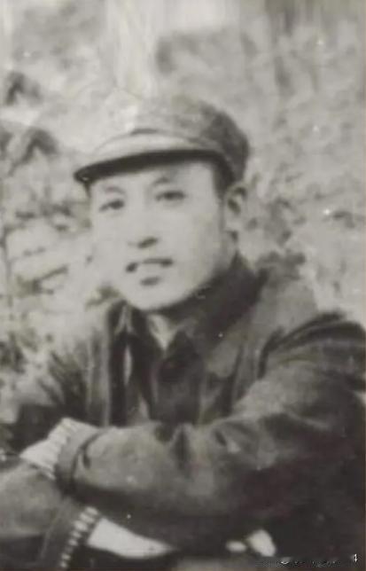 1937年10月，组织派李福泽回家乡山东发展革命武装。李福泽以出国留学需要经费的