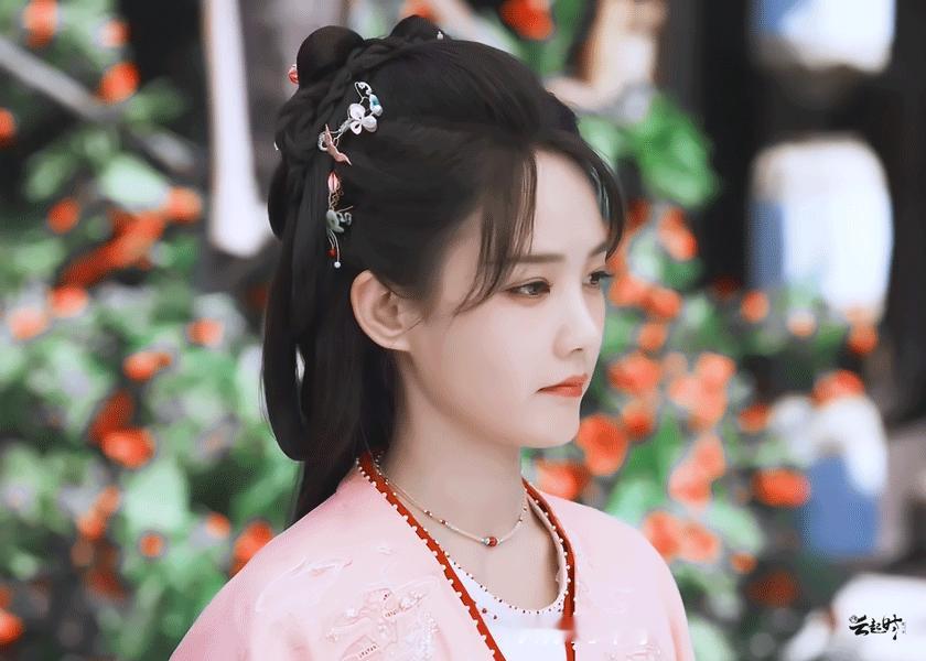 这是卷妆造后的→_→ 
