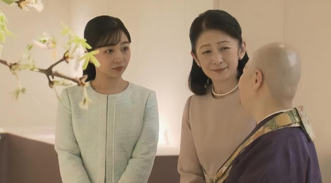 纪子妃暗搓搓的隔空召唤也没有用，真子就真的一去不回头了！

说起来可能没人信，2