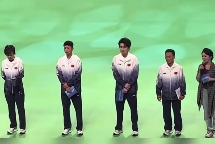 国乒四大队长罕见同框！张怡宁、丁宁、马龙、王楚钦，四位国乒历任队长，同台站在了国