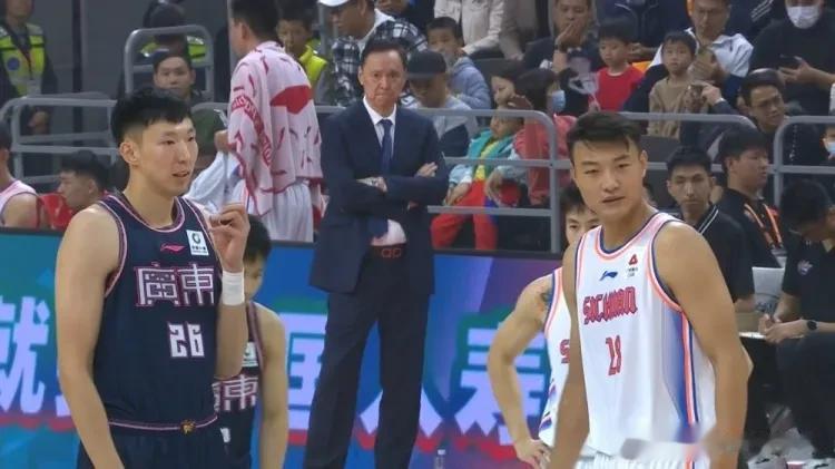 CBA常规赛，广东121-94四川，周琦复出14+6，本场比赛揭露了2个事实

