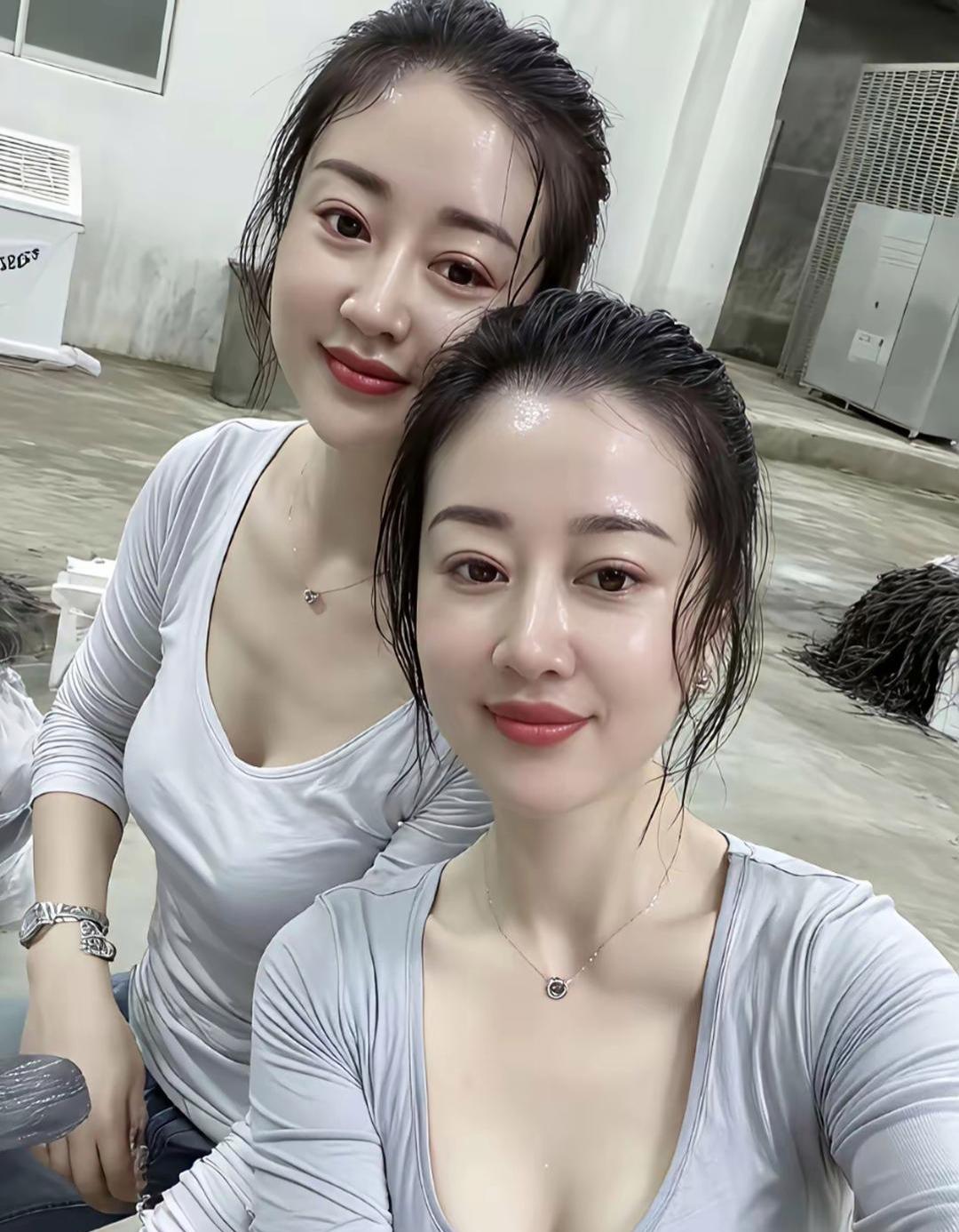 这是一对姐妹花，
你能看出来谁是姐姐，
谁是妹妹吗？