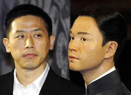 当蜡像被解开的那一刻