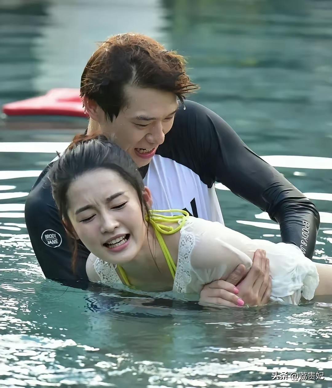 创作训练营开营啦李沁and魏大勋的“恋综旧照”[吃瓜群众]有一说一，这节目组眼光