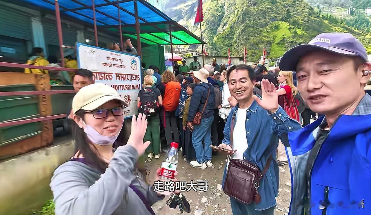 颖之和邱老师是多年的朋友，同行去过很多很多地方，和他熟识的人都知道，邱老师是多么