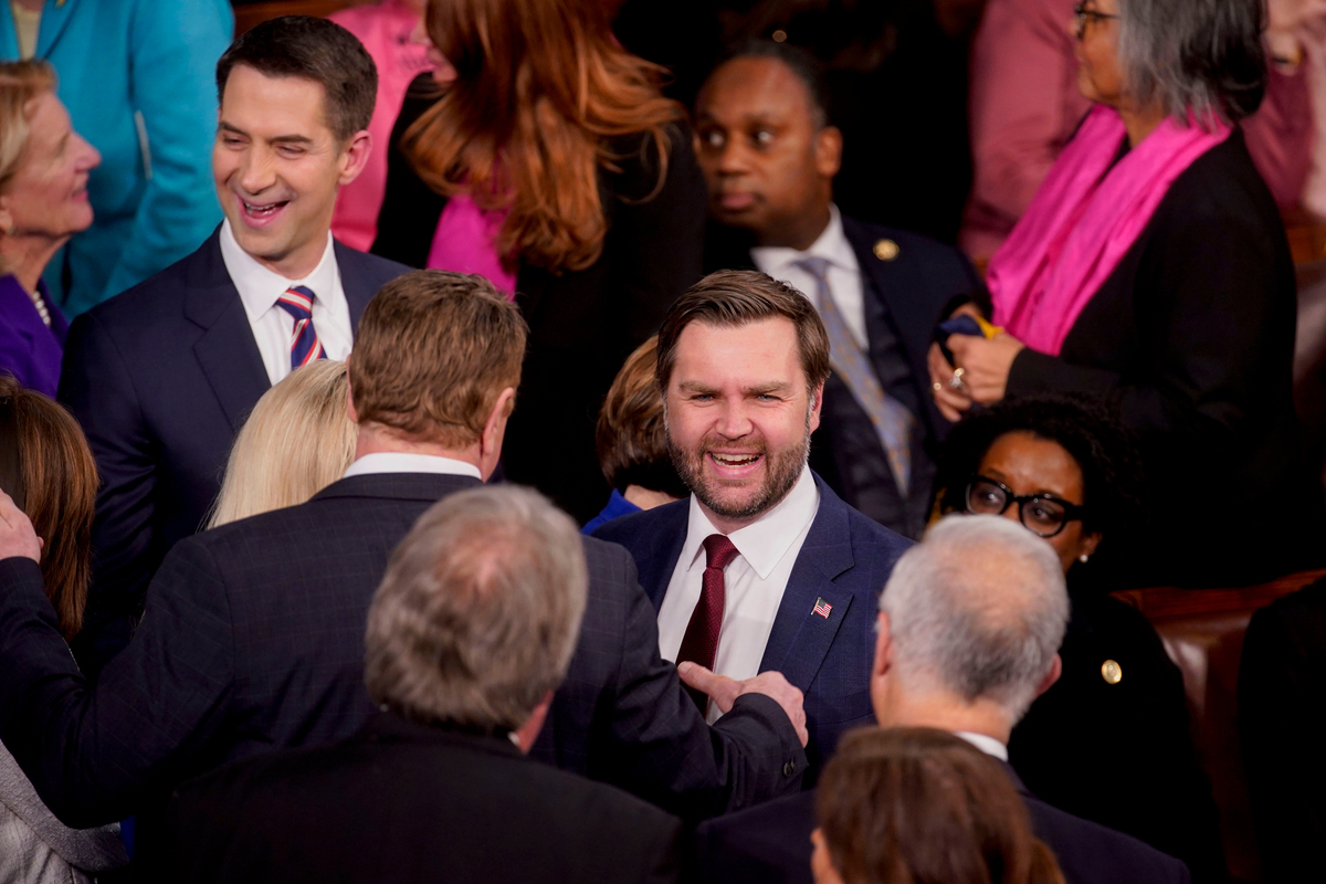 《特朗普三年大棋局》文章已经发布。搜公🐖号：浙商宏观伊朗巨幅海报宣告霍尔木兹海