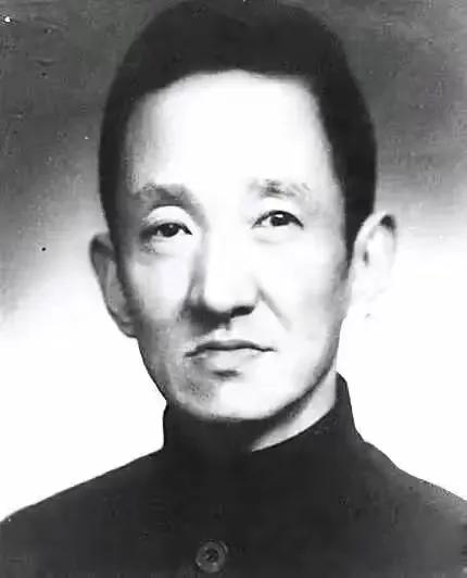 在那个动荡不安、风云变幻的历史年代中，陈布雷宛如一颗独特而又复杂的星辰，他以一支