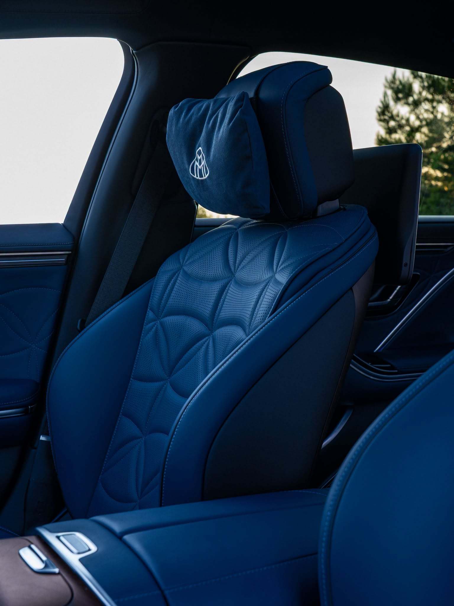 Mercedes-Maybach S-Class迈巴赫奔驰 蓝内饰美不美？ ​​
