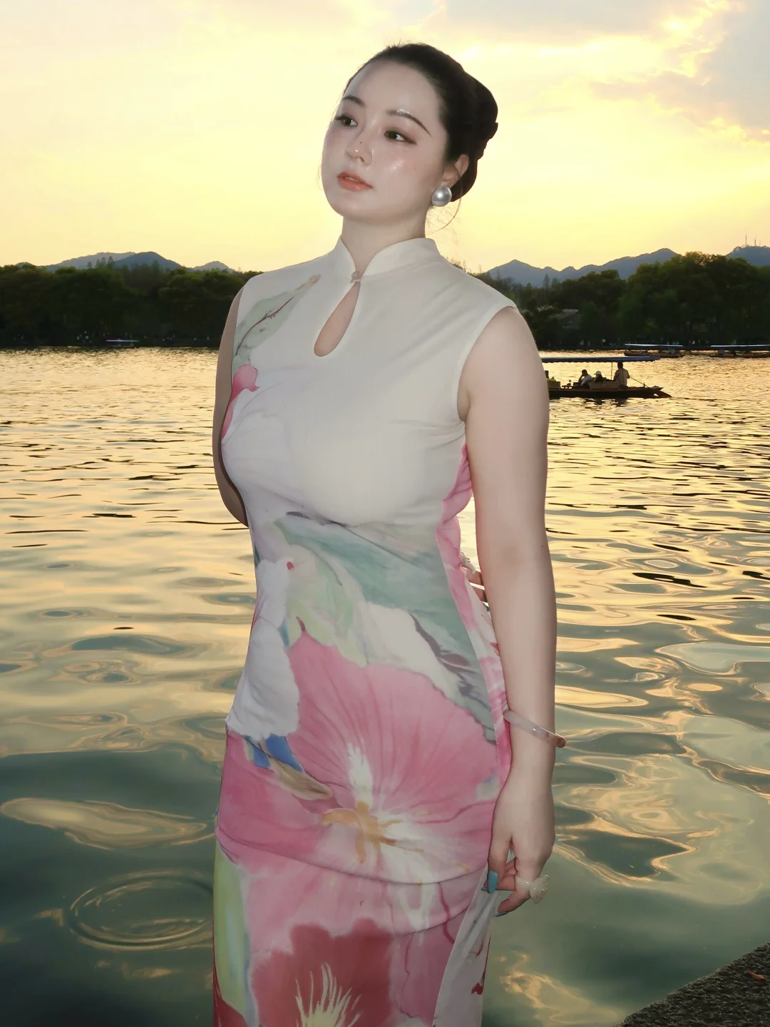 西湖潋滟 微胖佳人