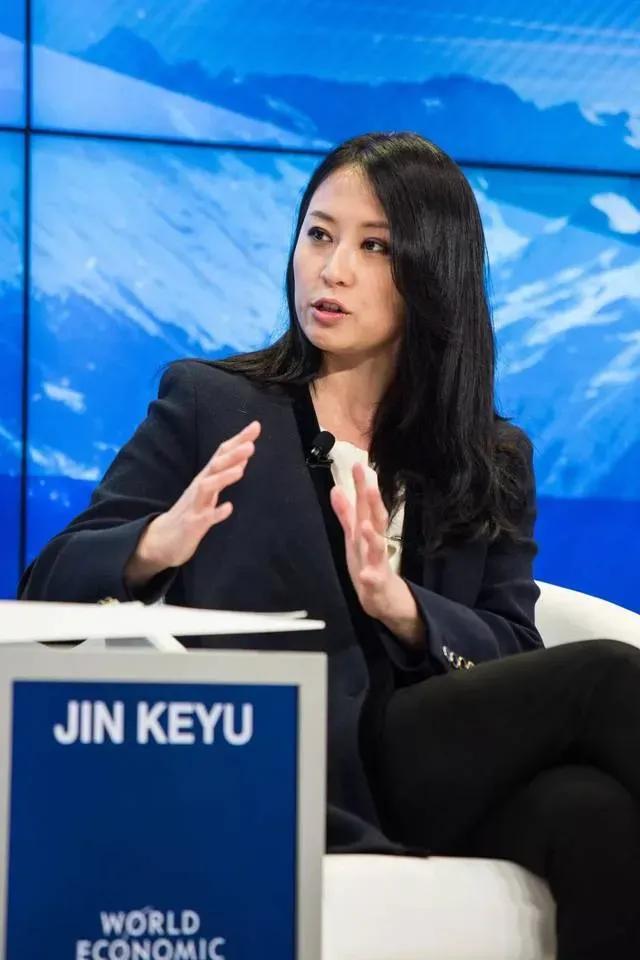 中国要迈向发达国家，必须向日本和韩国学习，先成为消费大国。”在天津论坛会上，经济