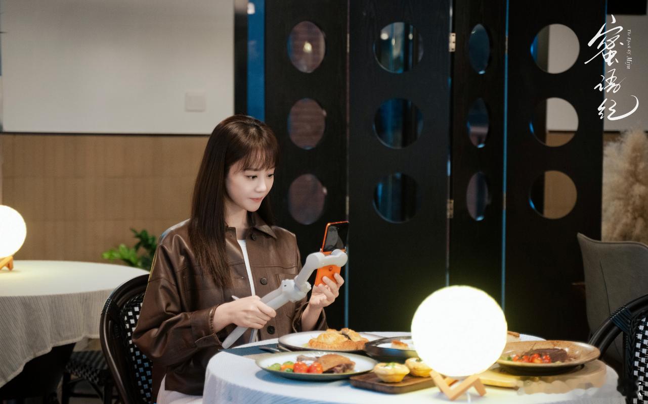 海陆新剧演钟汉良白月光海陆演白月光对味了褪去稚嫩温婉升级，海陆把年少心动与遗憾演