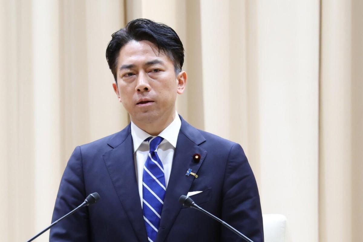 4月30日，观察者网发布了一条关于日本防卫大臣小泉进次郎的消息，引起了不少人的关