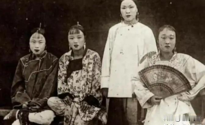 “真是个人才！”她是通房丫头，被儿子改了命数。在饭桌前站了24年后——儿子及第，