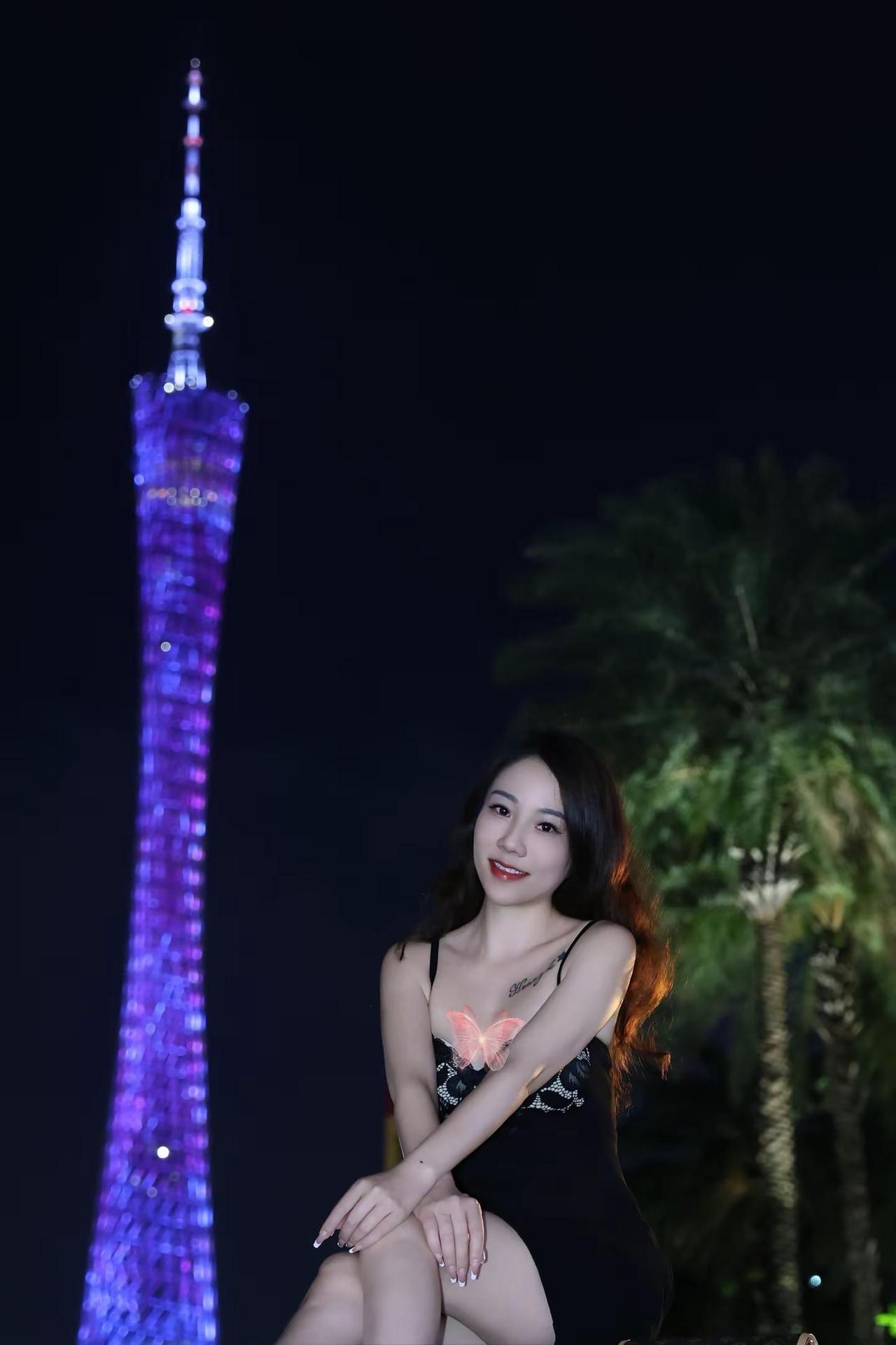一生的筹码太重 我不在任何人的计划里 我的计划里也没有任何人 长大了不想听故事 